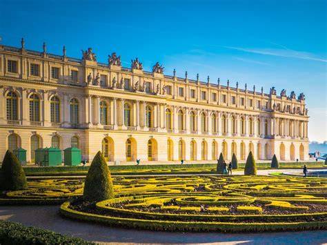 If you have ever fantasized about staying in one of the most opulent palaces in the world, your ...