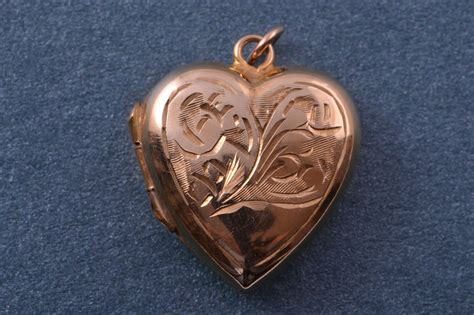 Gold Vintage Heart Locket 953f | Amanda Appleby