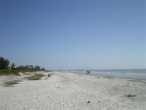 The beach at West Wind Inn, Sanibel Island, Florida. TRUE SANIBEL ...