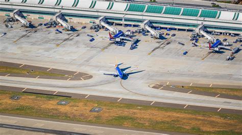 Norman Y. Mineta San Jose International Airport Southwest Terminal Photography - Toby Harriman