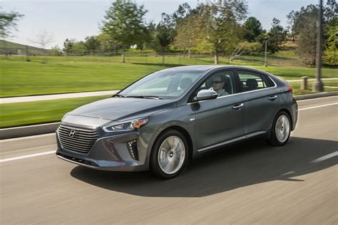 Toyota Prius owners: Hyundai will give you $1,000 to buy an Ioniq Hybrid