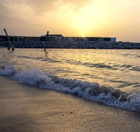 Dramatic Sunset Caught in Dubai, UAE Editorial Photography - Image of evening, umbrella: 194904382