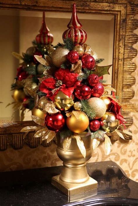 Gold Red Christmas Decor | Christmas Day