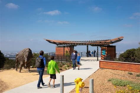 Oakland-Zoo-California-Trail-by-Noll-and-Tam-Architects-06 ...