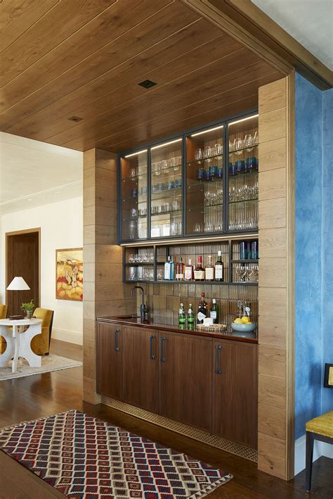 You'll Want a Chic Home Bar After Seeing These Photos | Bars for home ...