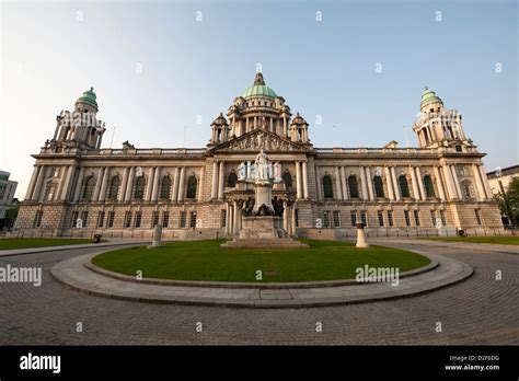 Belfast city hall hi-res stock photography and images - Alamy