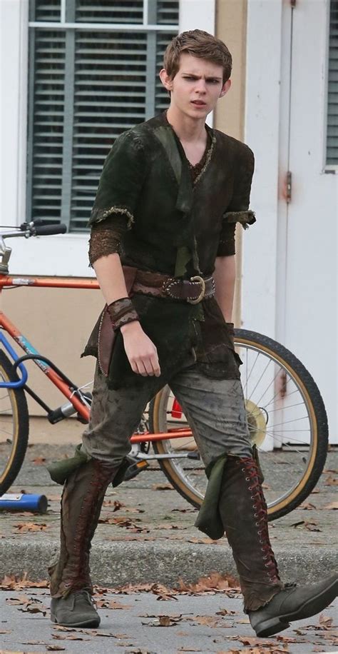 Cintia J | Mens peter pan costume, Peter pan outfit, Peter pan ouat