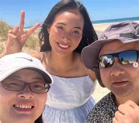 Who is the boyfriend of Chinese Tennis player Qinwen Zheng?