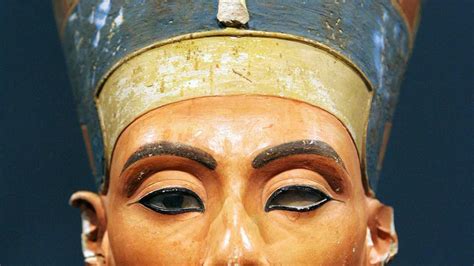 Tutankhamun's tomb reveals its greatest secret - the grave of Queen Nefertiti - World News ...