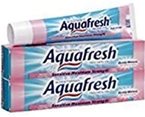 Aquafresh Maximum Strength Sensitive + Gentle Whitening Toothpaste, Smooth Mint 5.6 oz (Pack of ...