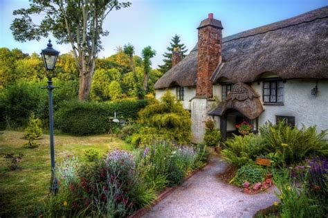 32 Amazing English Gardens & Gardening Ideas for Your Home