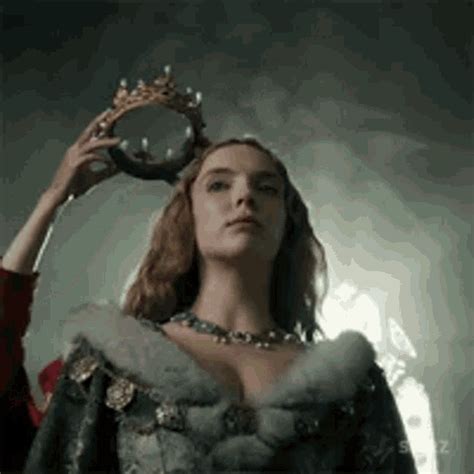 Queen Crown GIF - Queen Crown - Discover & Share GIFs