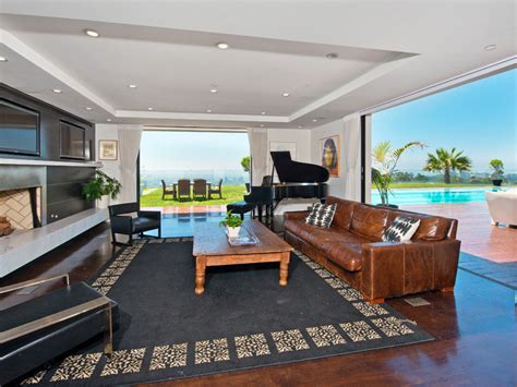 Bel Air Modern Residence, Luxury Homes Of Los Angeles - Modern Cabinet