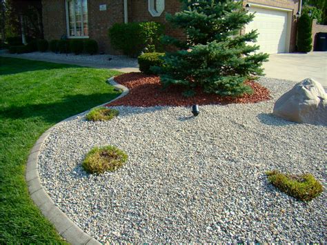 Different Types Decorative Landscape Gravel — Bistrodre | Stone ...