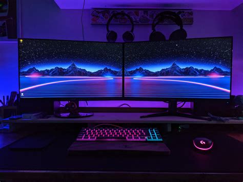 My Dual monitor setup! Love the colors : r/battlestations