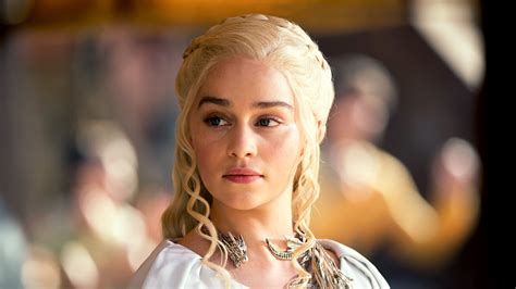 Daenerys Targaryen played by Emilia Clarke on Game of Thrones ...