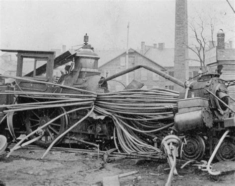 24 Bizarre Vintage Photos of Steam Engines After a Boiler Explosion ...