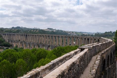 The Tomar Aqueduct - walk the rim, if you dare! - Road Trips around the ...