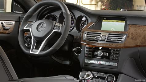 Mercedes-Benz CLS 63 AMG (2012) - Interior | Caricos