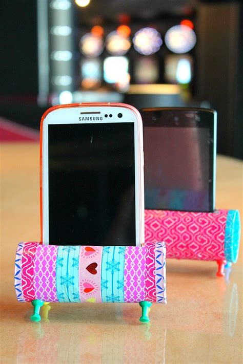 DIY Phone Holder With Toilet Paper Rolls | Easy Peasy Creative Ideas