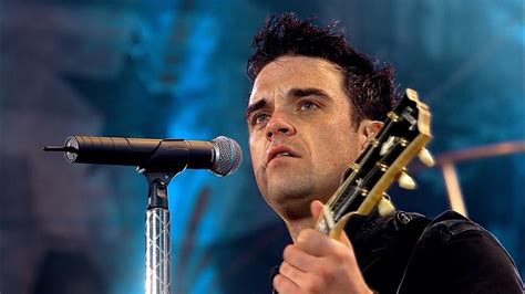 Robbie Williams: Live at Knebworth (2013) - Backdrops — The Movie Database (TMDB)