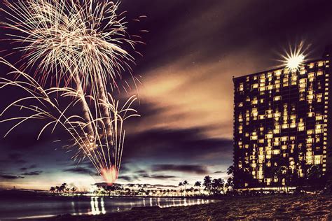 Ala Moana Fireworks | Gallivant