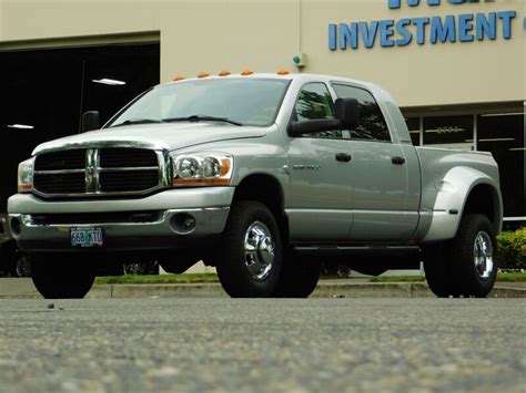 2006 Dodge Ram 3500 SLT MEGACAB / DUALLY / 4X4 / 5.9L CUMMINS DIESEL