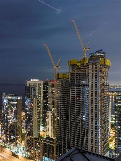 Vista Tower construction hits halfway milestone - Curbed Chicago