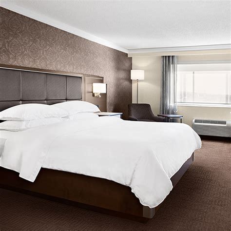 Sheraton Laval Hotel - Laval QC | AAA.com