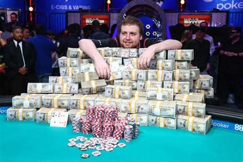 Joe McKeehen, 2015 WSOP Winner, Lashes Out at Poker Media