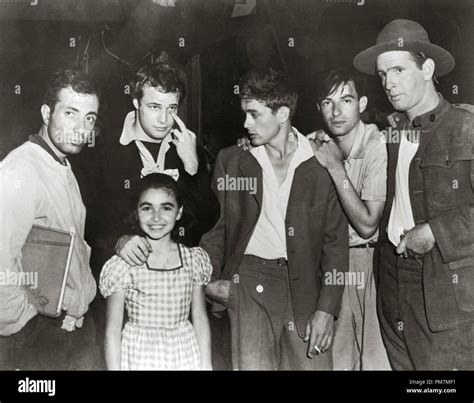 Marlon brando and james dean hi-res stock photography and images - Alamy