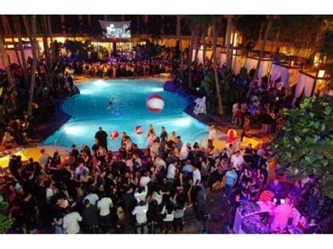 Thanksgiving Eve The Pool After Dark at Harrah's Resort Atlantic City ...