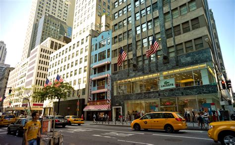 The Heart of Fifth Avenue Shopping Edges to the South - The New York Times