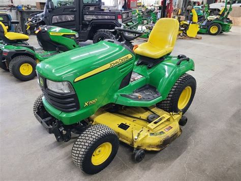 2006 John Deere X700 | Lawn & Garden Tractors | MachineFinder