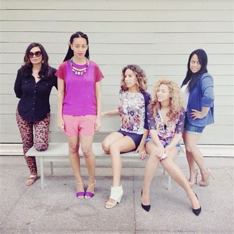 Beyoncé and Solange Knowles pose in a snap with members of their family ...