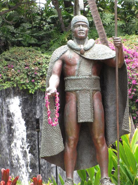 5 fascinating facts about the King Kamehameha statue - Hawaii Magazine