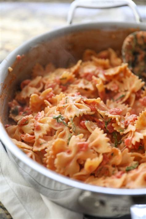 Bow Tie Pasta Recipe - 20 Minute Meal! - Lauren's Latest