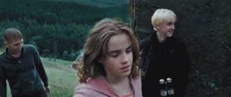 harry potter - In "The Prisoner of Azkaban" book Hermione slapped Draco. But in the movie did ...