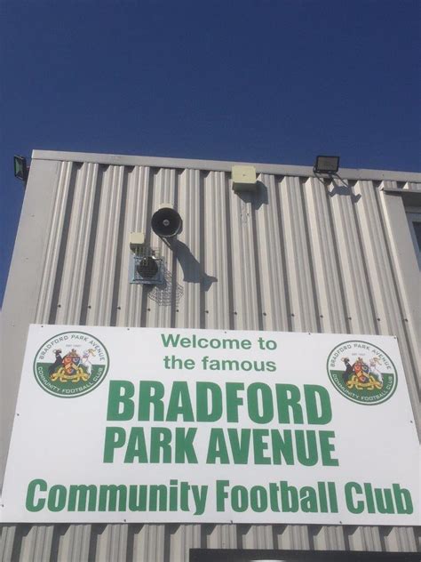 The Groundhopper: Bradford Park Avenue 0-0 FC United of Manchester