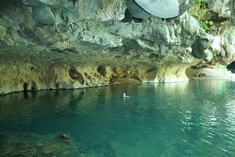 Jaguar Paw Reserve, Belize. Cave Tubing | Jaguar Paw Cave - Belize