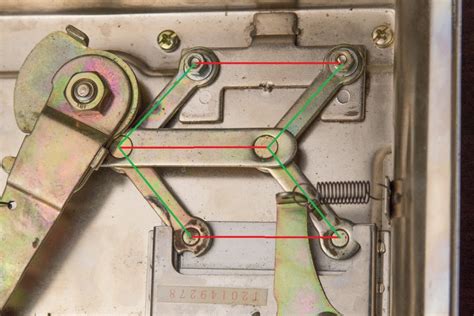 How to Use Parallel Link Mechanism and a Warning - Mentored Engineer