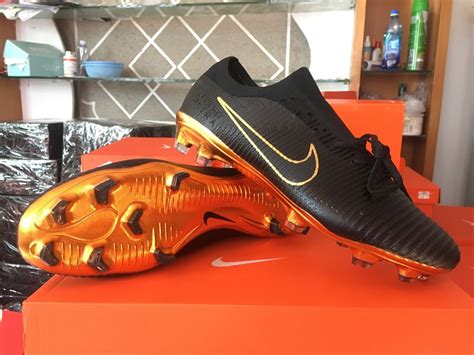 Nike Mercurial Vapor Flyknit Ultra - Metallic Gold Black