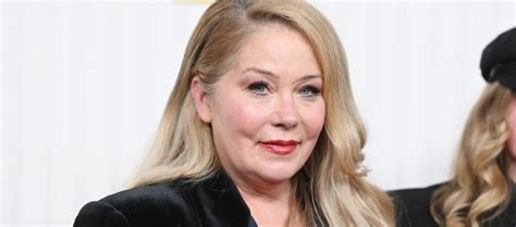 Christina Applegate’s loving husband has stuck by her side amid MS battle – FRESHSTORYES