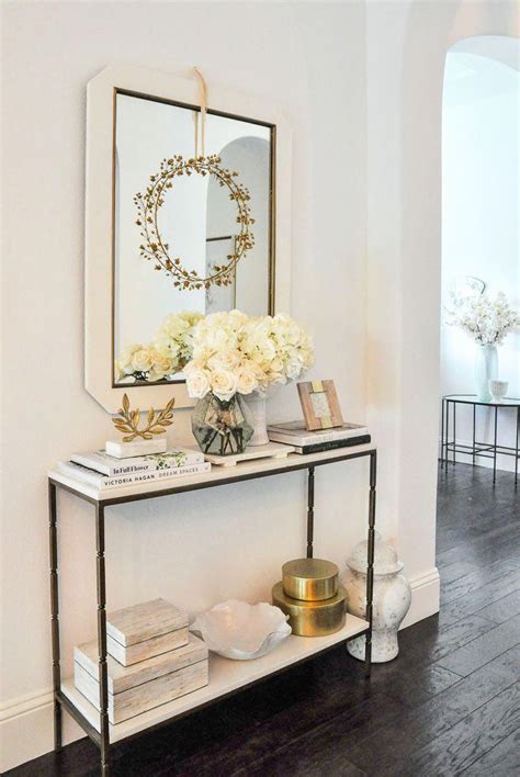 White console table #entry #entrydecor #consoletable #entryway #entryhall #interiorstyling #H ...