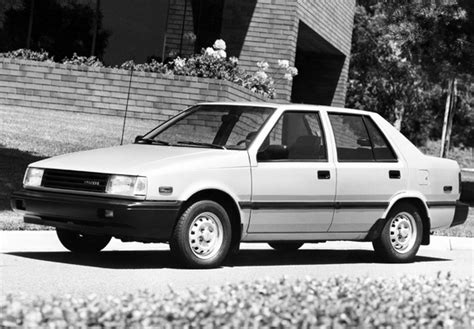 Hyundai Excel Sedan (X1) 1985–89 photos