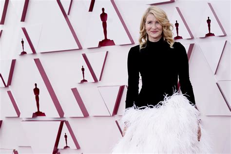 All The Looks From The 2021 Oscars Red Carpet - Grazia