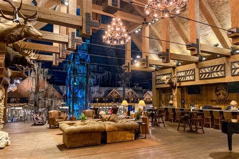 A vegan and a hunter spent 2 nights at the Big Cypress Lodge in Memphis - The Points Guy