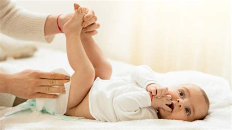 How To Change A Diaper In 10 Easy Steps – Forbes Health