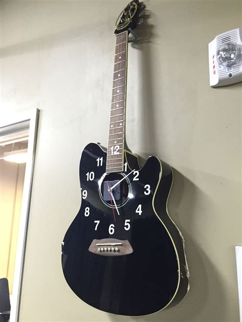 Guitar Clock! Guitar Lamp, Guitar Shelf, Guitar Room, Music Furniture, Diy Furniture, Business ...