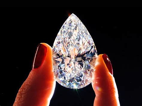 The world’s largest internally flawless diamond is the centerpiece of Mouawad L’Incomparable ...